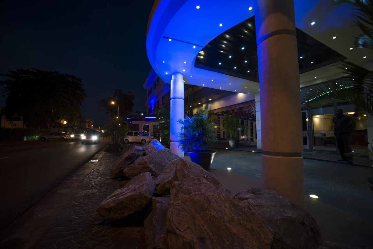 Hotel Elegance Nv ปารามารีโบ ภายนอก รูปภาพ