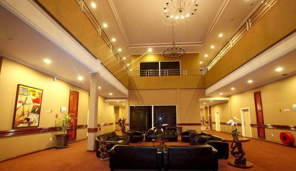 Hotel Elegance Nv ปารามารีโบ ภายนอก รูปภาพ