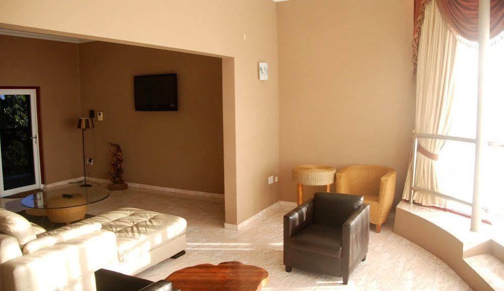 Hotel Elegance Nv ปารามารีโบ ภายนอก รูปภาพ