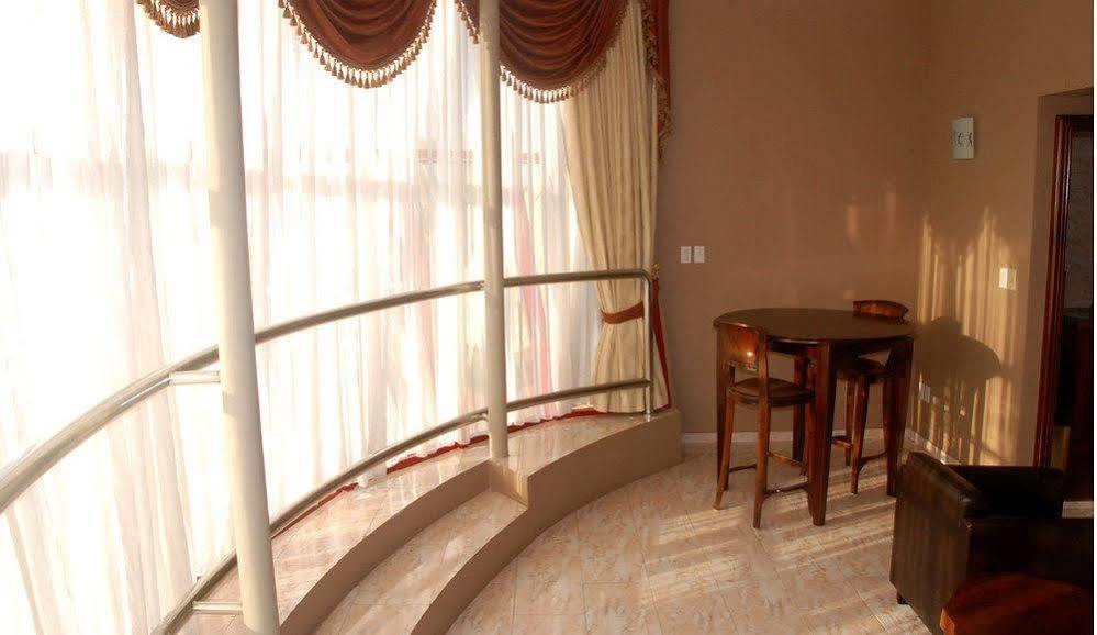 Hotel Elegance Nv ปารามารีโบ ภายนอก รูปภาพ
